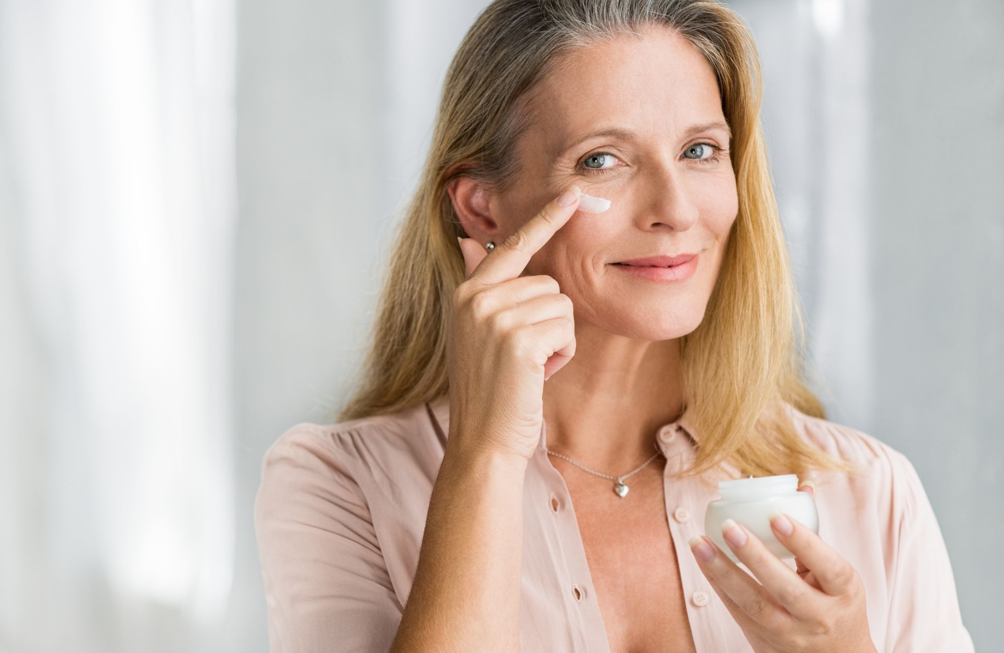 Best Non-Invasive Anti-Aging Treatments for a Youthful Skin